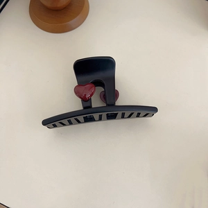 Pinza per capelli nera opaca con cuori rossi per acconciature eleganti da donna