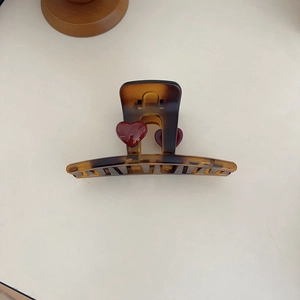 Elegante pinza per capelli a guscio di tartaruga con cuori rossi per acconciature donna