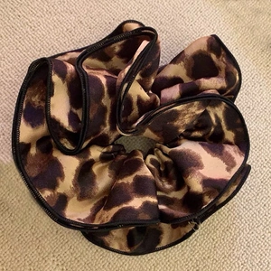 Trendy Leopard Print Satin Oversized Hair Scrunchie For Women Retro High Elastic Ponytail Holder Fashion Hair Accessories