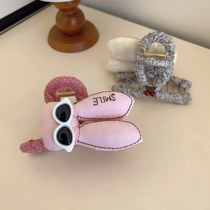 Pince à Cheveux Oreilles de Lapin avec Lunettes de Soleil pour Femme Brodée Smile Tissu Pince Requin Cerise Accessoires