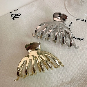 Large Minimalist Metal Hair Claw Shark Clip For Women Hollow Irregular Geometric Hair Barrette Elegant Headwear Gold Silver