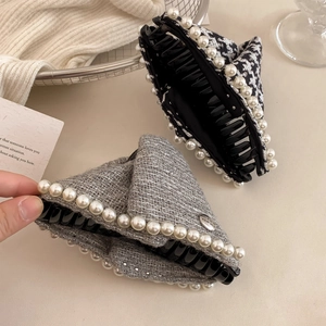 French Style Houndstooth Tweed Fabric Hair Claw Clip With Artificial Pearls Elegant Large Shark Clip Hair Accessory For Women Girl