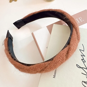 Schicker brauner Strick-Haarreif mit flauschiger Textur und weichem Innenfutter für Damen