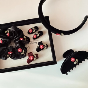 Elegant black velvet hair accessories set with red flower embroidery and pearls