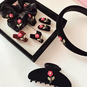 Vintage Velvet Flower Hair Claw Clip With Embroidery And Artificial Pearl Sweet French Style Hair Accessories For Women