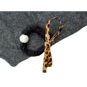 Leopard print bow hair scrunchie with large pearl bead and high elastic fabric band