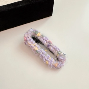 Barrette BB en laine tricotée violette faite main avec pois colorés carrés