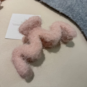 Pink plush wave hair claw clip for women, soft faux fur large shark clip for autumn and winter