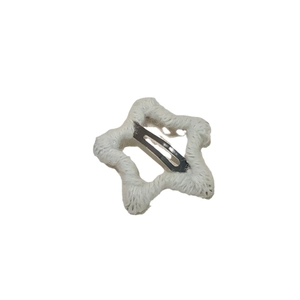 Pince à cheveux étoile blanche tricotée à la main avec clip BB en métal pour femme