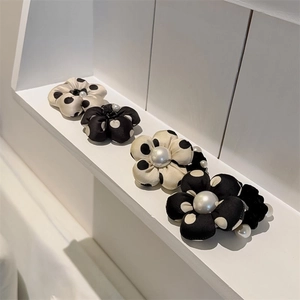 Chouchous et Pinces à Cheveux Fleur à Pois pour Femmes Élégants Accessoires de Cheveux en Satin à Künstliche Perles Noir Blanc Style Coréen