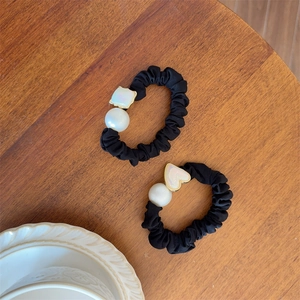 Koreanischer Stil Schwarzer Stoff Haargummis Mit Kunstperle Herz Quadrat Irisierende Anhänger Elegante Elastische Haarbänder Damen