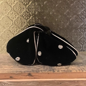 Vintage Velvet Bow Hair Claw Clip For Women Elegant Black Rhinestone Butterfly Hairpin Autumn Winter Korean Style Hair Accessories