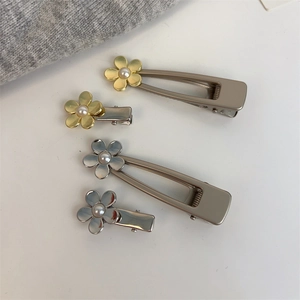Pince à Cheveux Fleur en Alliage Élégante Avec Künstliche Perle Artificielle Barrette Métal Minimaliste Accessoire Cheveux Femme