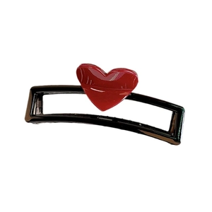 Pince à cheveux 13cm style dopamine avec cœur rouge sur cadre rectangulaire noir
