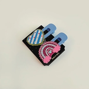 Ensemble de deux jolies barrettes à cheveux avec formes de cœur et d'arc-en-ciel