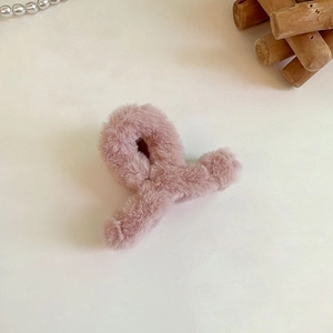 Schicke rosa Plüsch-Haarklammer für Damen, ideales Haar-Accessoire für den Herbst und den Winter