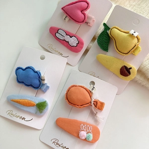 Fermagli per capelli in tessuto ricamato per bambine in vari motivi e colori