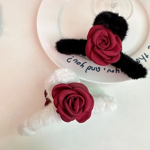 Elegant French Vintage Plush Hair Claw With Fabric Rose Flower Autumn Winter Acrylic Shark Clip For Women Hair Accessories