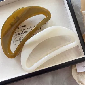 Minimalist Large Hollow Hair Claw Clip For Women High End Curved Shark Clip French Style Acrylic Hair Clip Elegant Accessory