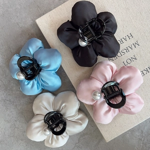 Elegant Satin Flower Hair Claw Clip With Faux Artificial Pearl Decoration Large Shark Clip For Women Hair Styling Accessories