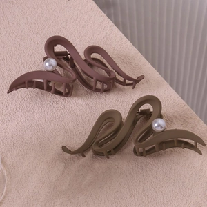 Pince à Cheveux Mate Large Design Ondulé Künstliche Perle Synthétique Élégante Pour Femmes Accessoire De Coiffage Antidérapant Coiffure
