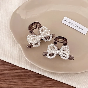 Elegant Artificial Pearl Bowknot Hair Claw Clip For Women High End Brown Acrylic Sweet Hair Catch Barrettes Daily Fashion Hair Accessories