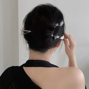 Pic à Cheveux en Métal Style Néo-Chinois Design Métal Liquide Minimaliste Vintage Épingle à Cheveux Femme Accessoire Élégant