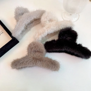Grande Pince à Cheveux en Peluche pour Femmes Style Coréen Douce Shark Clip Hiver Fausse Fourrure Élégant Accessoires