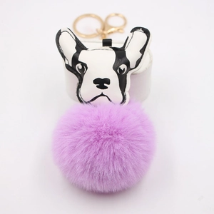 Porte-clés pompon dalmatien avec fourrure violette et anneau en métal doré pour sac
