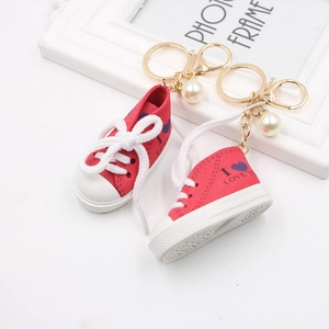 Mini Portachiavi a Forma di Scarpa in Tela Rossa Stampa Cuore I Love You Ciondolo Perla Artificial Finta Pendente per Borsa Donna Gioielli