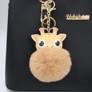 Porte-clés Girafe en Cuir PU Avec Grand Pompon en Fausse Fourrure Anneau de Clé en Alliage Doré Pendentif de Sac Cadeau