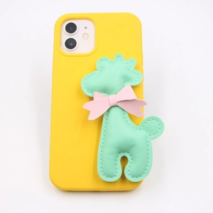 Custodia per telefono gialla con giraffa in pelle 3D verde e fiocco rosa carino