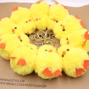 Cercle de porte-clés en peluche canard jaune mignon avec fourrure douce et anneaux