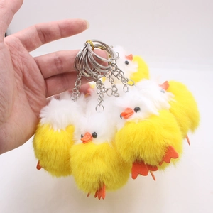 Porte-clés mignon caneton en peluche avec fourrure douce et anneau métallique argenté