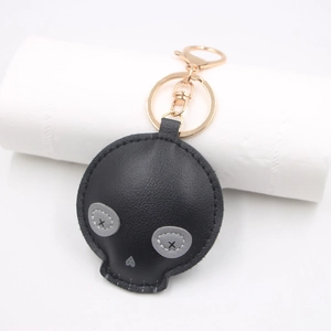 Trendy Skull PU Leather Keychain With Gold Lobster Clasp Halloween Handbag Charm Goth Car Key Ring Pendant For Women Men Accessory