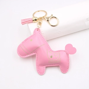 Simpatico portachiavi a cavallo in pelle PU rosa con stampa cuore dorata e nappa