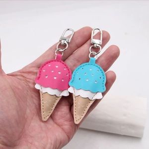 Porte-clés crème glacée en cuir bleu et rose avec fermoirs mousquetons argentés