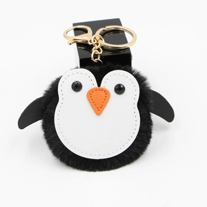 Porte-clés pingouin en peluche mignon avec anneau en métal doré et pompon doux
