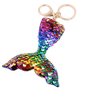 Porte-clés queue de sirène étincelant avec sequins arc-en-ciel et fermoir doré