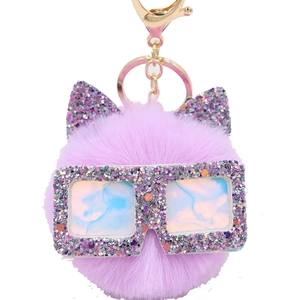 Porte-clés chat en peluche violette avec oreilles à paillettes et grosses lunettes