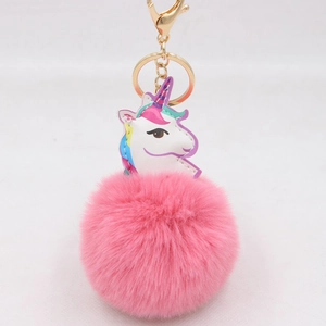 Süßer rosa Kunstpelz Einhorn Schlüsselanhänger mit goldenem Karabinerhaken für Taschen