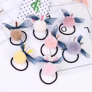 Chouchous peluche oreilles de lapin avec boules de poils et ailes en mesh pour fillettes