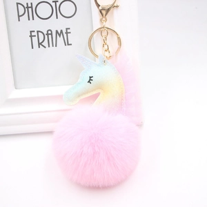 Mignon Porte-clés Pompon en Fausse Fourrure Licorne Charme de Paillettes en Maille Arc-en-Ciel pour Sac à Main Sac à Dos Femmes Cadeau