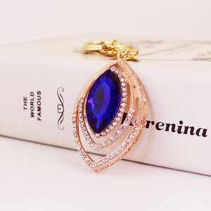 Vintage Peacock Feather Keychain For Women Blue Marquise Crystal Rhinestone Bag Charm Gold Plated Zinc Alloy Luxury Jewelry Pendant