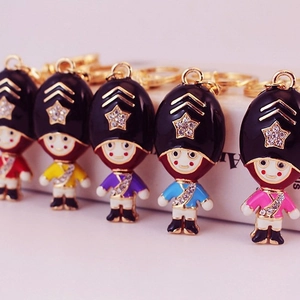 Cute British Royal Guard Soldier Keychain Zinc Alloy Enamel Rhinestone Inlaid Guard Figure Bag Pendant Souvenir Gift