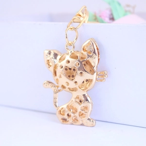 Creative gold fox keychain with heart patterns and sparkling rhinestones for handbags