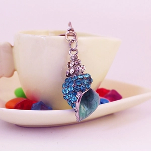 Creative ocean style seashell keychain with sparkling blue rhinestones and silver clasp