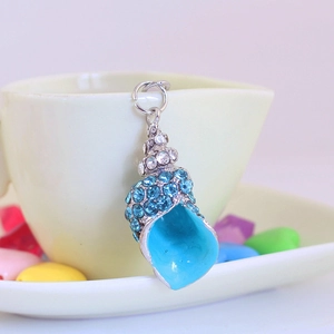 Cute blue crystal seashell keychain with silver plating for bags and car keys accessory