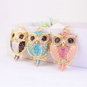 Mignon Porte-clés Hibou en Strass Métal Doré Anneau de Clé Pendentif de Sac avec Détails en Émail pour Femme Décoration de Sac à Main