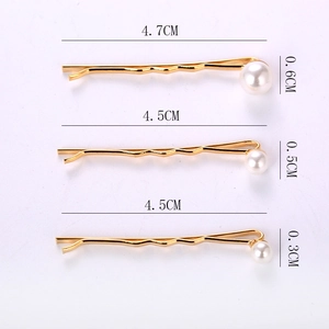Lot de barrettes dorées avec perles blanches de tailles variées et mesures précises